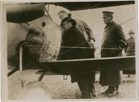 Le Général Pershing visite les bases aériennes US de la Champagne Berrichonne